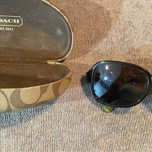 Coach ‘Beatrice’ Sunglasses with built-in readers, Case, and Cleaning Cloth